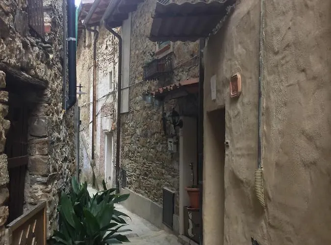 Dom wakacyjny House In The Medieval Village *